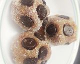 ચોકોચિપ્સ વિથ ડેટ્સ્ લડ્ડ(Dates choco chips laddu recipe in Gujarati) રેસીપી સ્ટેપ3ફોટો