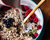 Foto langkah ke 2 dari resep Yogurt Bowl.