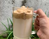 Foto langkah ke 2 dari resep Dalgona Coffee No Mixer.