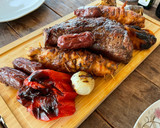 Foto del paso 2 de la receta: Asado de Picaña - Pollo relleno con jamón y queso