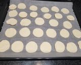 Une image de l'étape 1 de Coquillages feuilletés apéritifs saumon ail et fines herbes et surimi sauce cocktail 😋.