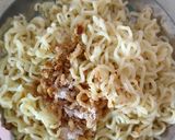 Foto langkah ke 1 dari resep Mie Krispi Salted Egg dg Ebi & Seledri.
