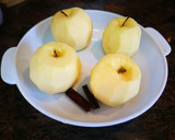 Foto del paso 1 de la receta: Manzana Golden en almíbar sobre natillas