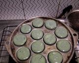 Foto langkah ke 10 dari resep Bika Ambon Bunga Telang.
