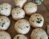 Une image de l'étape 2 de Champignons au four farcis au Boursin®️.
