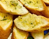 Hình bước làm 2 của món Bánh mì bơ tỏi