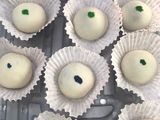 Pau kacang hitam dan Kaya