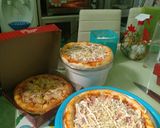 Foto langkah ke 4 dari resep Pizza sosis keju mayones.