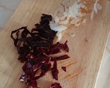 Foto del paso 2 de la receta: Huevito y Nopales con guajillo