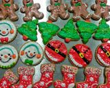 Foto langkah ke 6 dari resep Christmas Sugar Cookies.