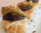 Foto del paso 5 de la receta: Pincho de morcilla y pimiento frito con queso de romero fundido