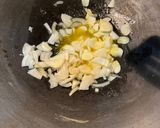 Foto langkah ke 2 dari resep Cheessy Mashed Potato.