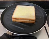 A picture of step 4 of Aloo and Cheese stuffed sandwiches.