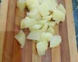 Foto del passaggio 3 della ricetta Spaghetti alla crema di fave con patate e fonduta di pecorino di Pienza