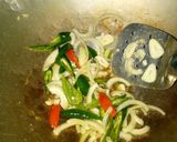Foto langkah ke 3 dari resep Tongkol suwir campur simpel.