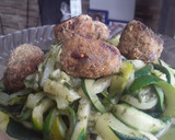 Foto del paso 8 de la receta: Espagueti🍝 de calabacín verde🥒 con albóndigas de brócoli🥦 y zanahoria🥕