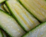 Foto del paso 1 de la receta: Kolokithakia Tiganita – Calabacitas Fritas