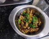 A picture of step 5 of Mushroom masala.