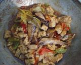 Foto langkah ke 4 dari resep Tumis tongkol tempe.