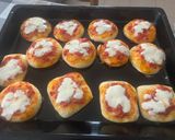 Foto del passaggio 4 della ricetta Pizzette Super Facili e Morbide