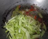 Foto langkah ke 3 dari resep Tumis Tongkol Kuah Santan.