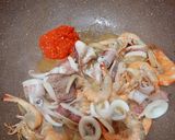 Foto langkah ke 4 dari resep Seafood Tumpah Pedas Manis.