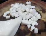 Hình bước làm 3 của món Chè bột lọc màu lá cẩm