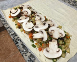 Foto del paso 4 de la receta: Masa de hojaldre rellena de verduras