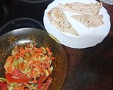 Foto del paso 1 de la receta: Bocadillo de pechuga a la plancha con ensalada y mayonesa