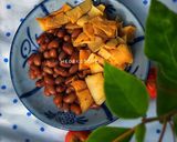 Hình bước làm 2 của món Brunch đơn giản: Đậu đỏ luộc ăn kèm dừa khô và sữa chua