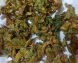 பாலக் பக்கோடா ரெசிபி ஸ்டேப் 3 புகைப்படம்