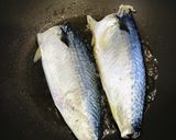 Foto langkah ke 2 dari resep Ikan asin + sambal matah.