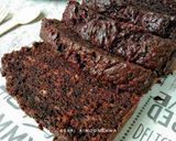 Foto langkah ke 7 dari resep Banana Moist Chocolate Cake.