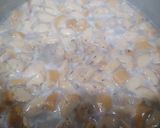 A picture of step 5 of Cream of mushrooms and sausages soup.