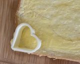 Gambar langkah 3 resipi Fun Shapes Roti Bakar Qysha.