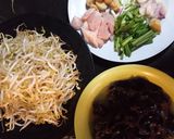 Foto langkah ke 1 dari resep Cha Tauge Ayam Jamur.