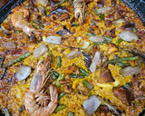 Foto del paso 9 de la receta: Arroz con camagroc, secreto, alcachofas..