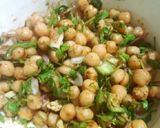 A picture of step 2 of Chickpea Flavoured Salad/ Chole Chaat 😋.