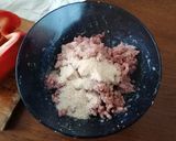 Foto del passaggio 2 della ricetta Hamburger su canoa di peperoni