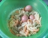 Foto del paso 3 de la receta: Ensalada de pasta de colores y atún