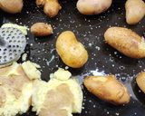 Foto del paso 2 de la receta: Papas smasheadas 🥔