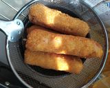 Foto langkah ke 3 dari resep Roti Goreng isi Sosis.