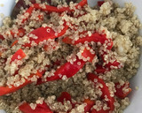 Foto del paso 3 de la receta: Calabacín relleno con quinoa y pimiento