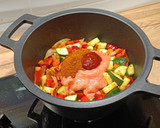 Foto del paso 4 de la receta: Curry rojo de lentejas con calabacín