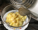 Foto del paso 4 de la receta: Patatas (blandas) con huevos y chorizo
