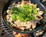 Foto del paso 7 de la receta: Arroz con conejo y gambones
