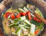 Foto langkah ke 5 dari resep Ikan Cucut Bumbu Kuning.