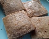 A picture of step 4 of Mashroom pizza bread pocket.