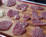 Foto del paso 4 de la receta: Escalopines de solomillo al ajillo con verduras a la soja