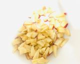 A picture of step 1 of Apple cream salad.